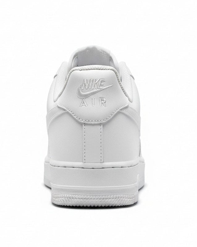 Nike Air Force 1 - ℂ𝕃𝔸𝕊𝕊𝕀ℂ 𝕎ℍ𝕀𝕋𝔼